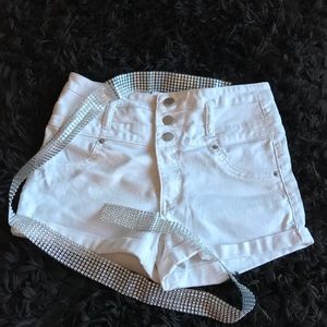 EUC White Xhilaration shorts!